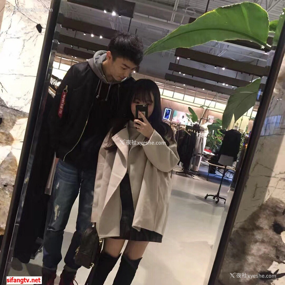 1P - 自拍流出：和极品养眼女友的性福生活