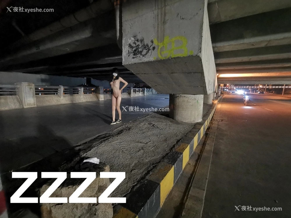 1P - 广州情侣 ZZZZ 露出抖M 极限挑戦