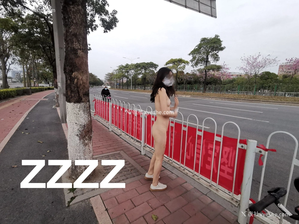1P - 广州情侣 ZZZZ 露出抖M 极限挑戦