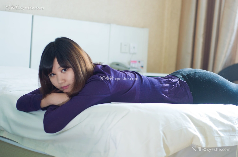 1P - 国模妖妖大尺度性爱人体私拍套图