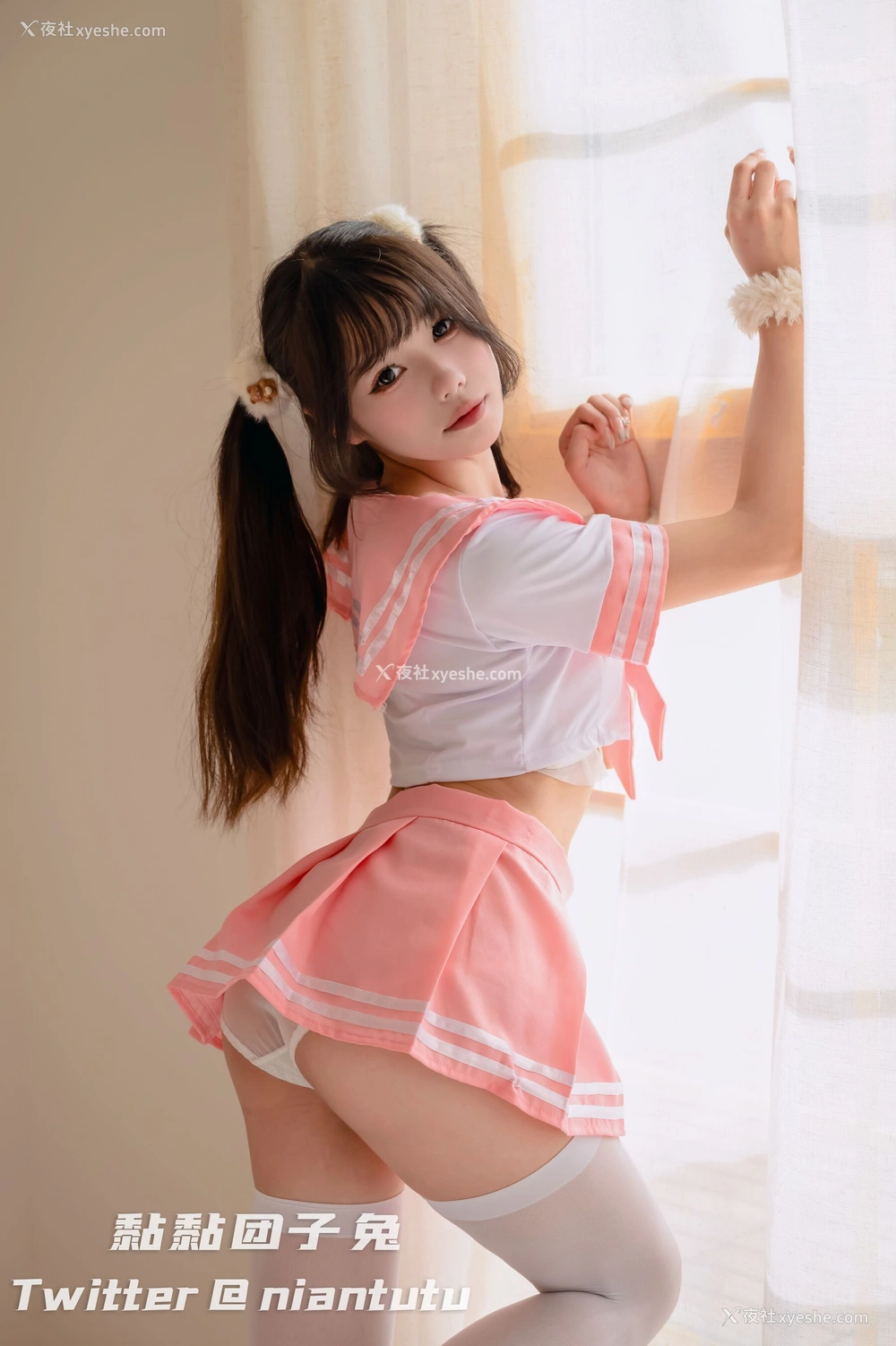 1P - 黏黏团子兔《粉嫩JK》