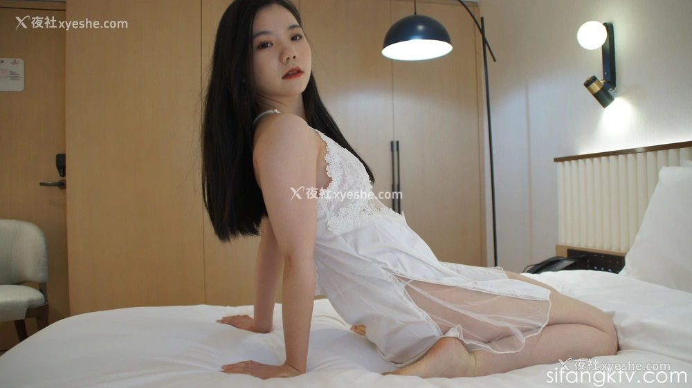 1P - 国模18岁可爱小萝莉人体私拍套图