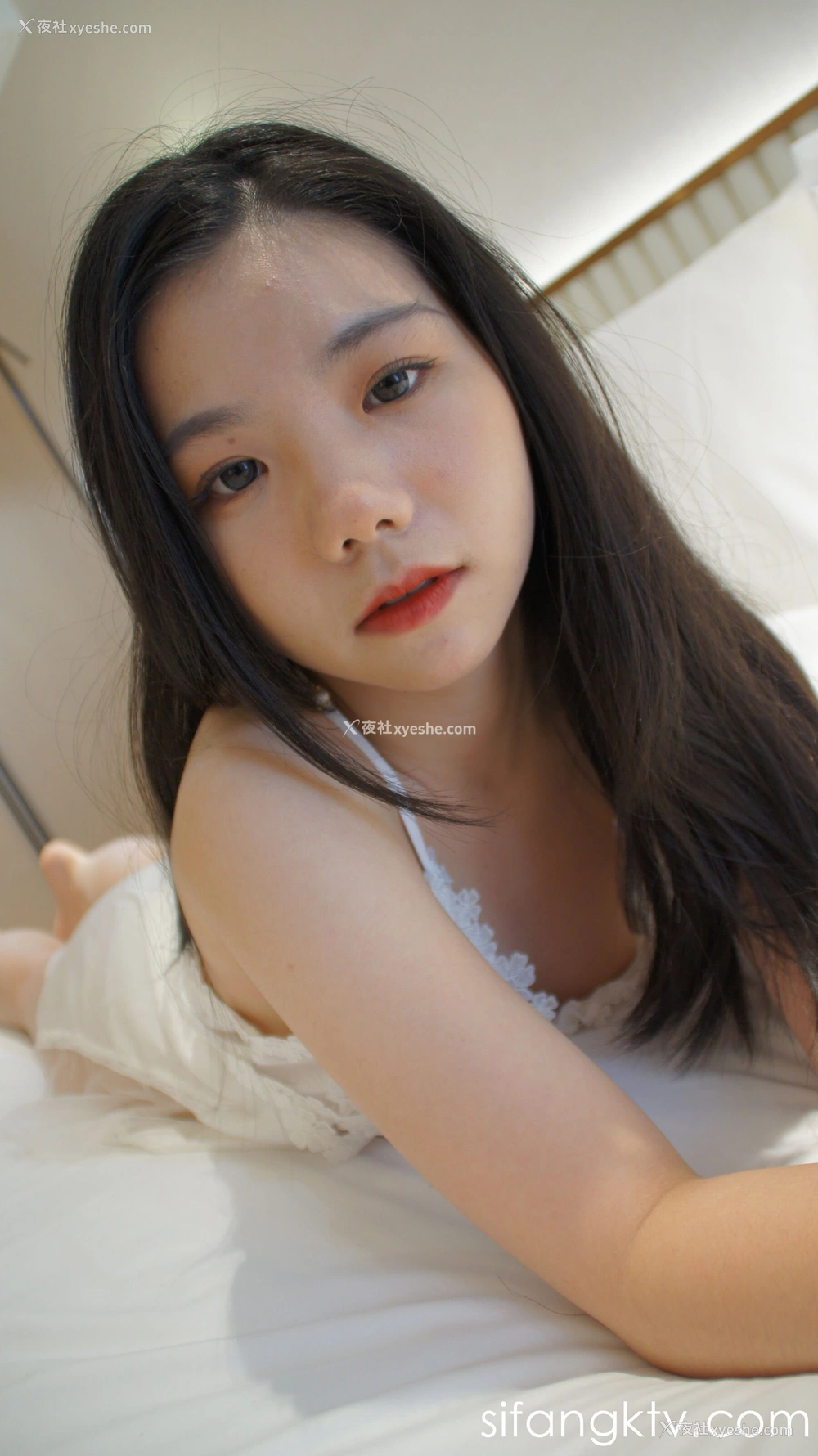 1P - 国模18岁可爱小萝莉人体私拍套图