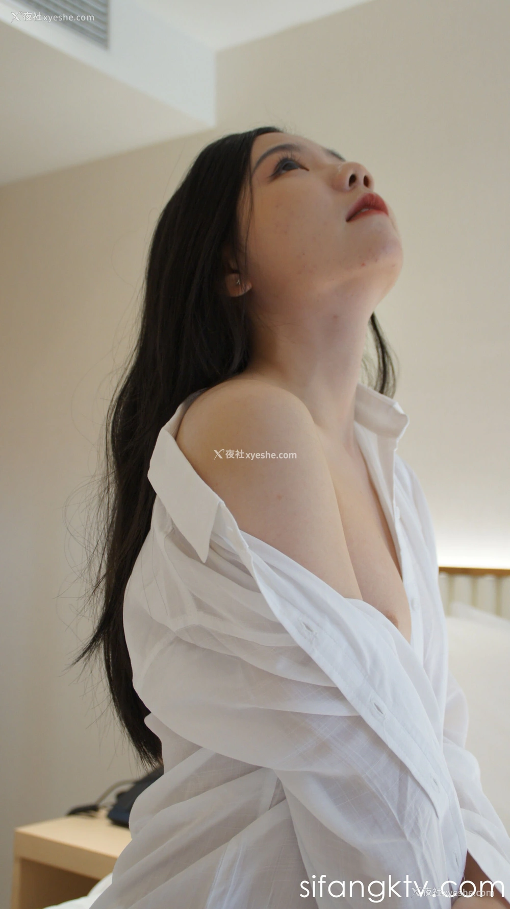 1P - 国模18岁可爱小萝莉人体私拍套图