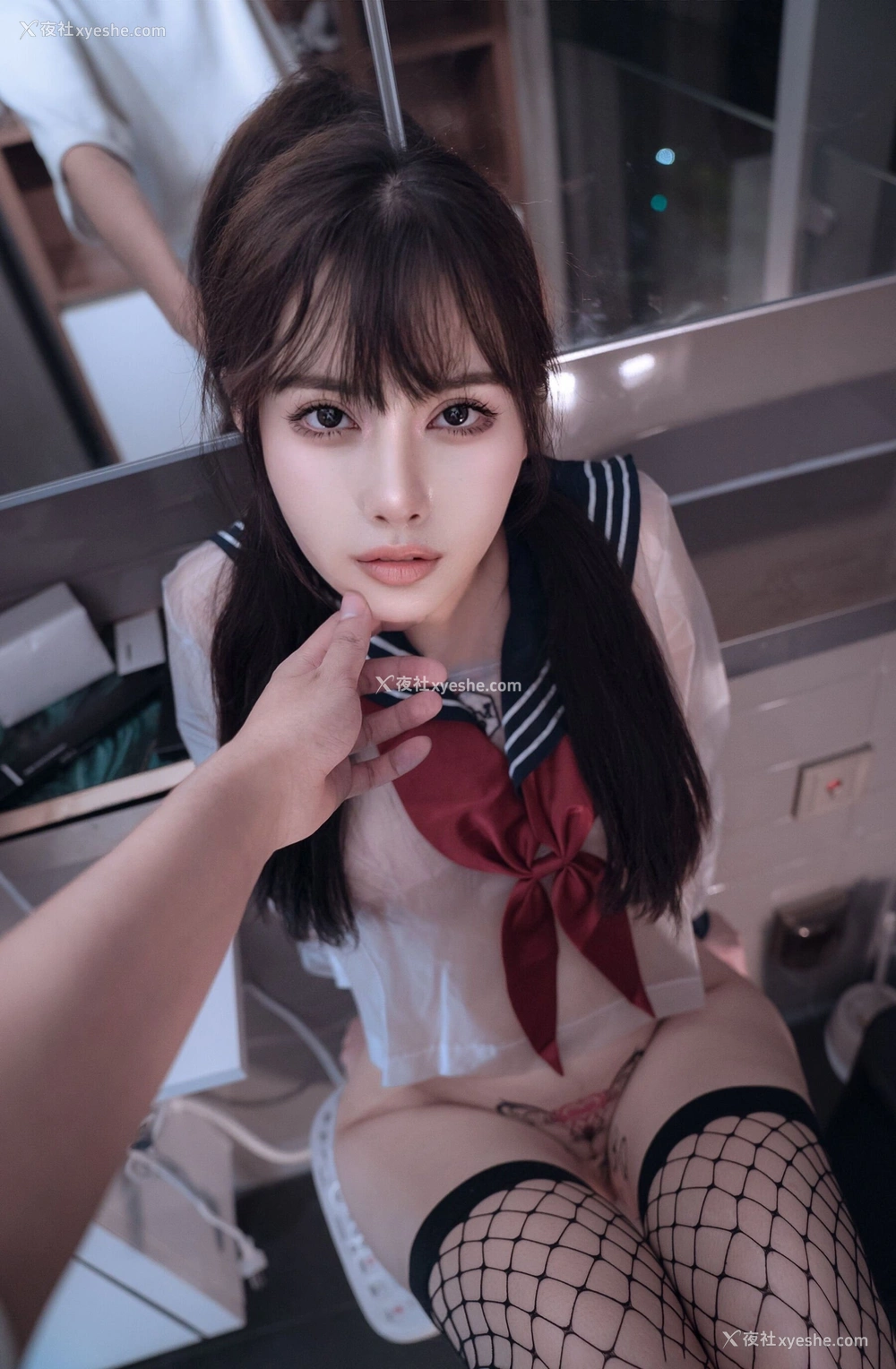 1P - 恋恋艾妮《JK制服》