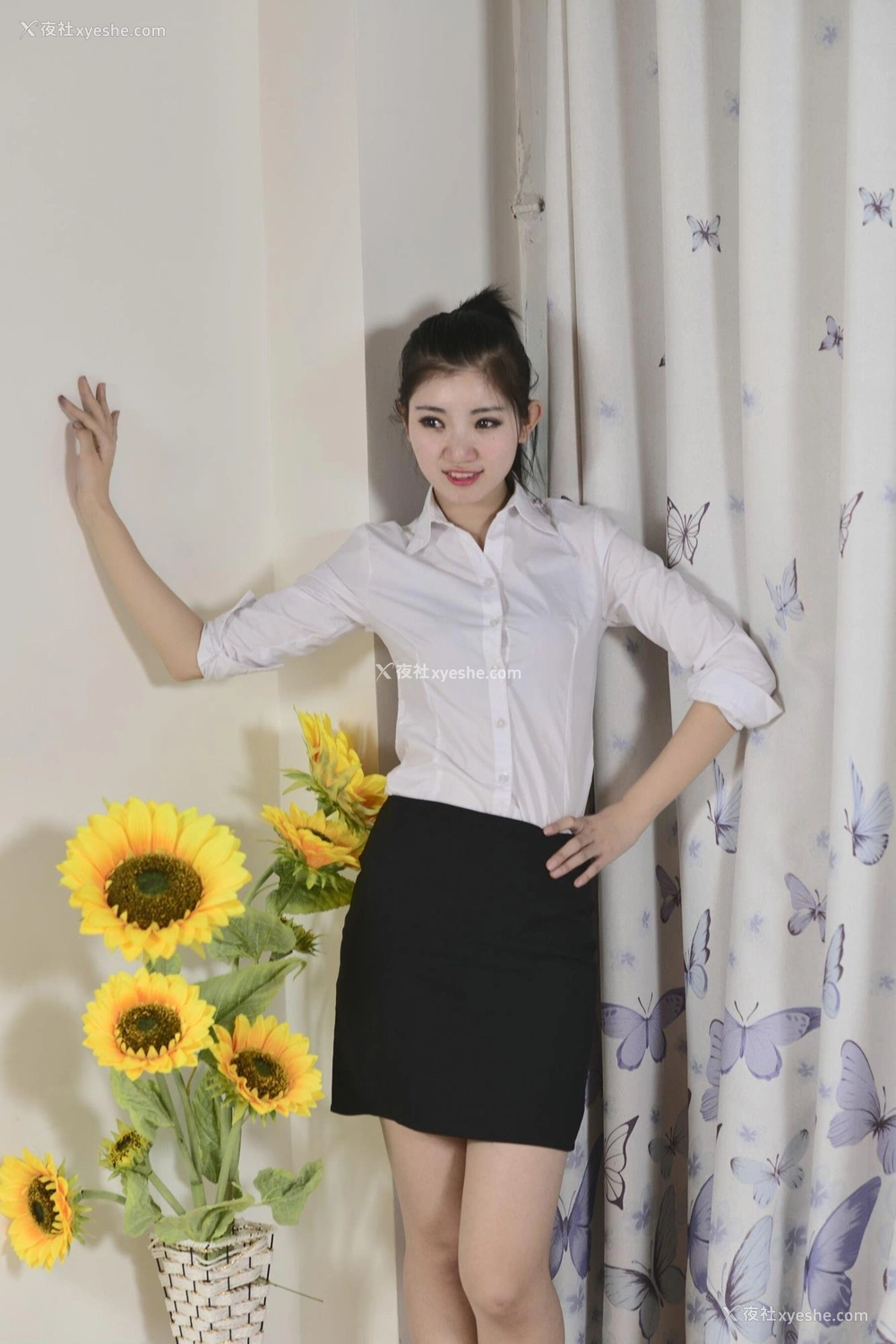 1P - 国模馨芯人体私拍套图