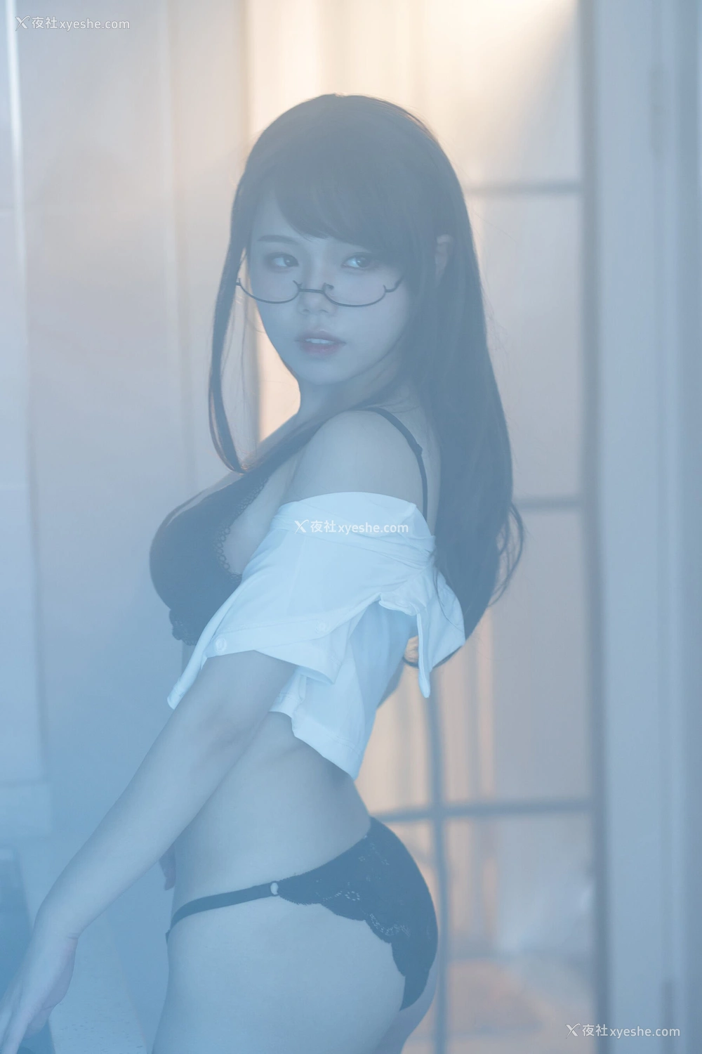1P - 七月喵子《眼镜娘1号》