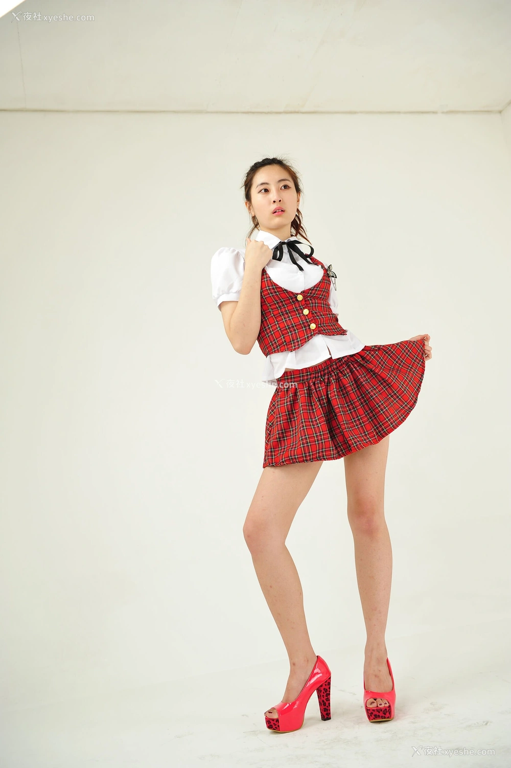 1P - 国模 지은（智恩）性感写真套图