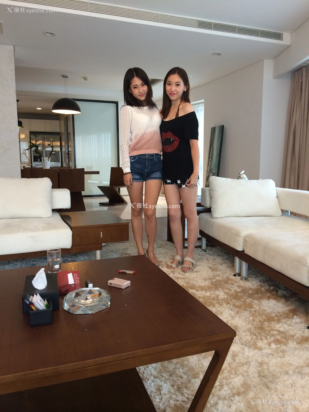 1P - 国模梨花&闺蜜大尺度人体私拍套图