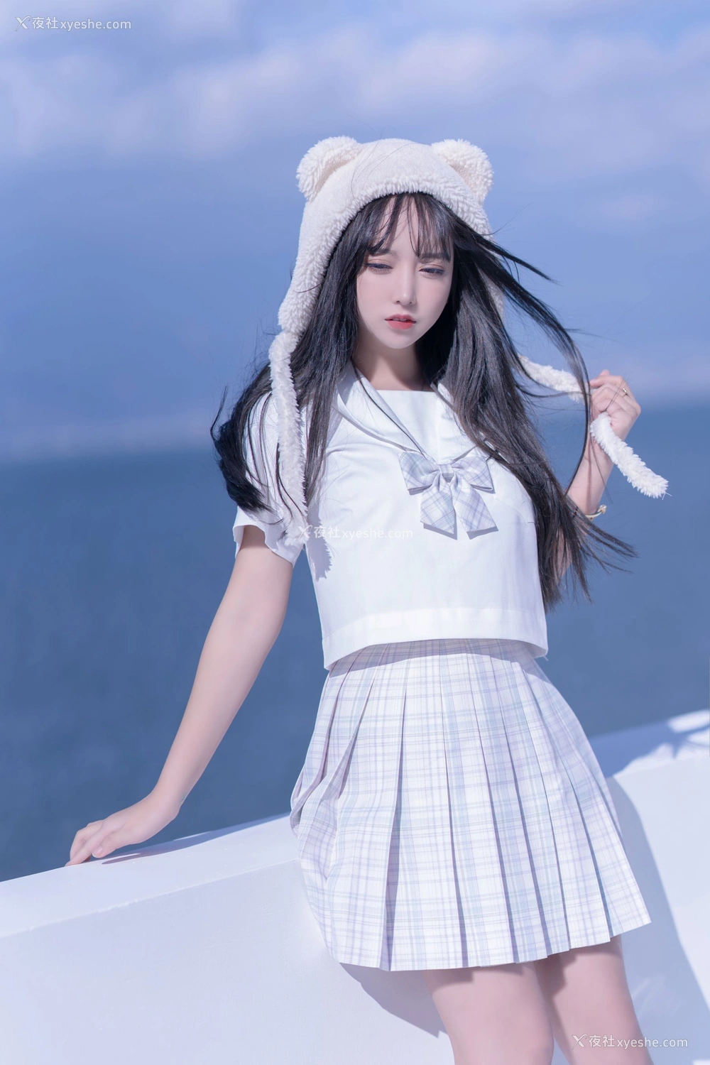1P - 过期米线线喵《白色学生服》