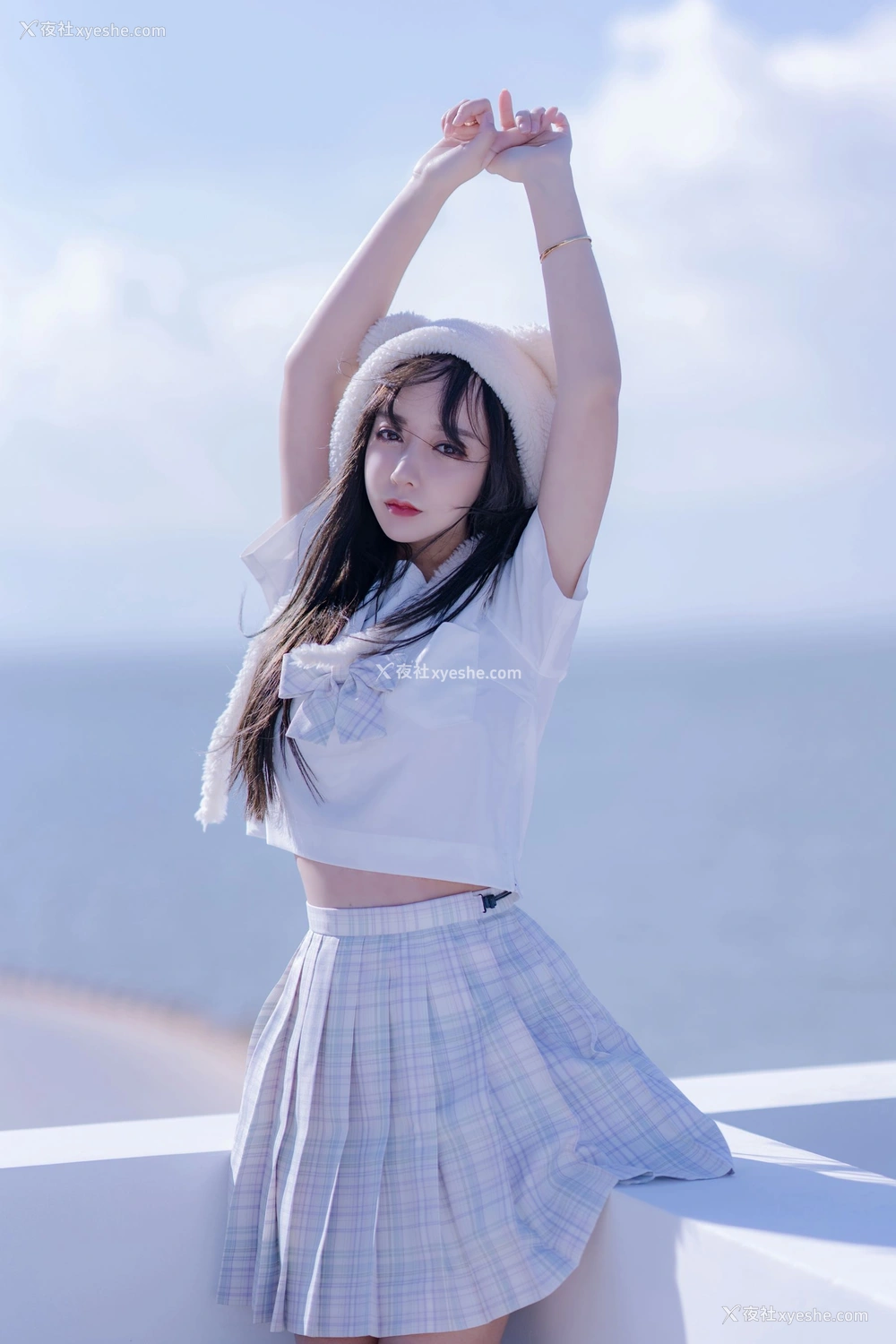 1P - 过期米线线喵《白色学生服》