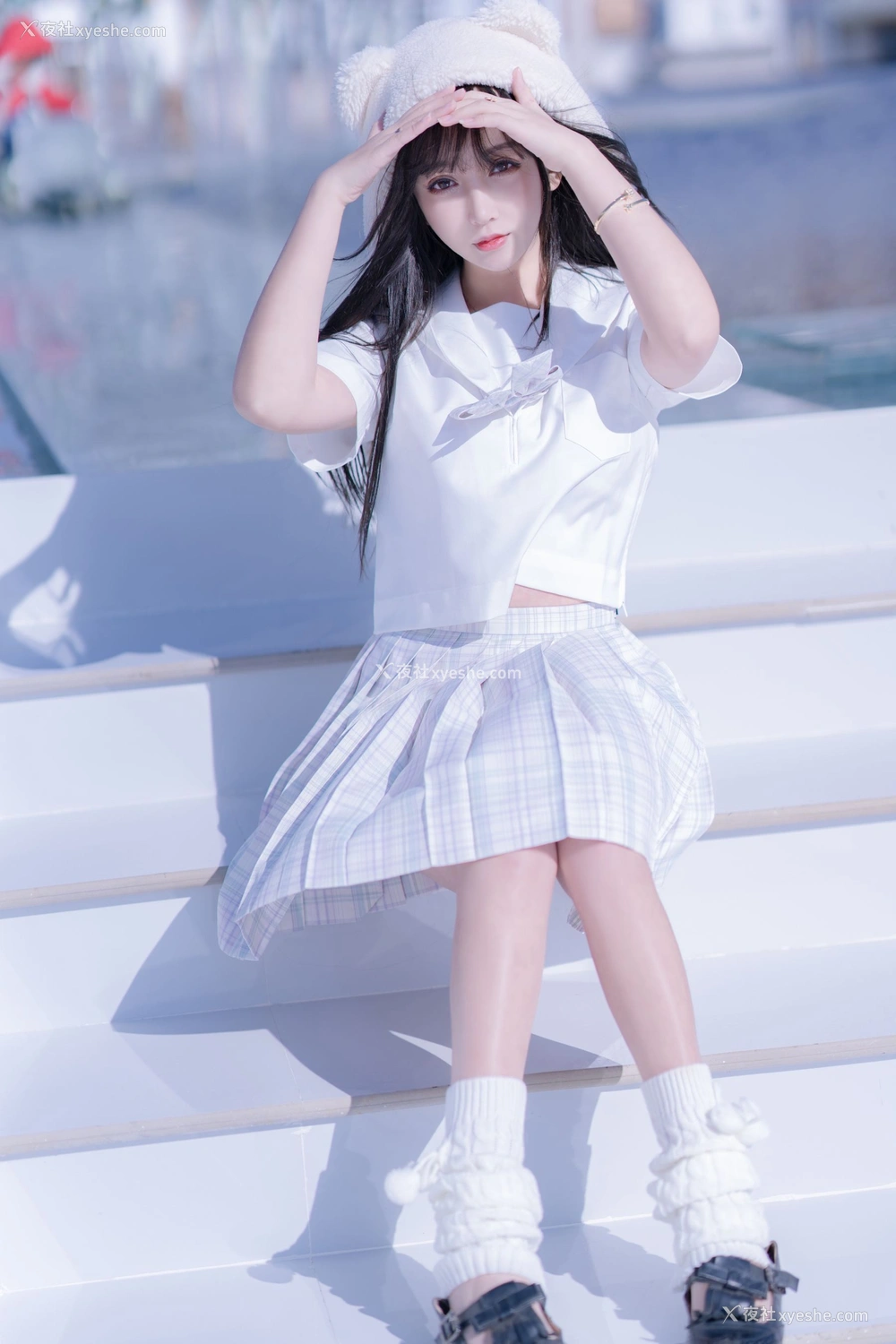 1P - 过期米线线喵《白色学生服》
