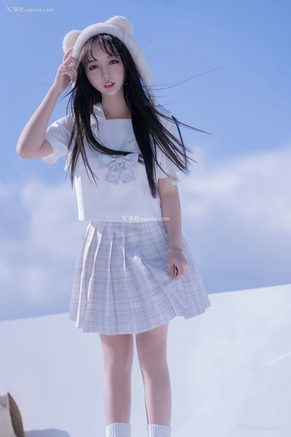 1P - 过期米线线喵《白色学生服》