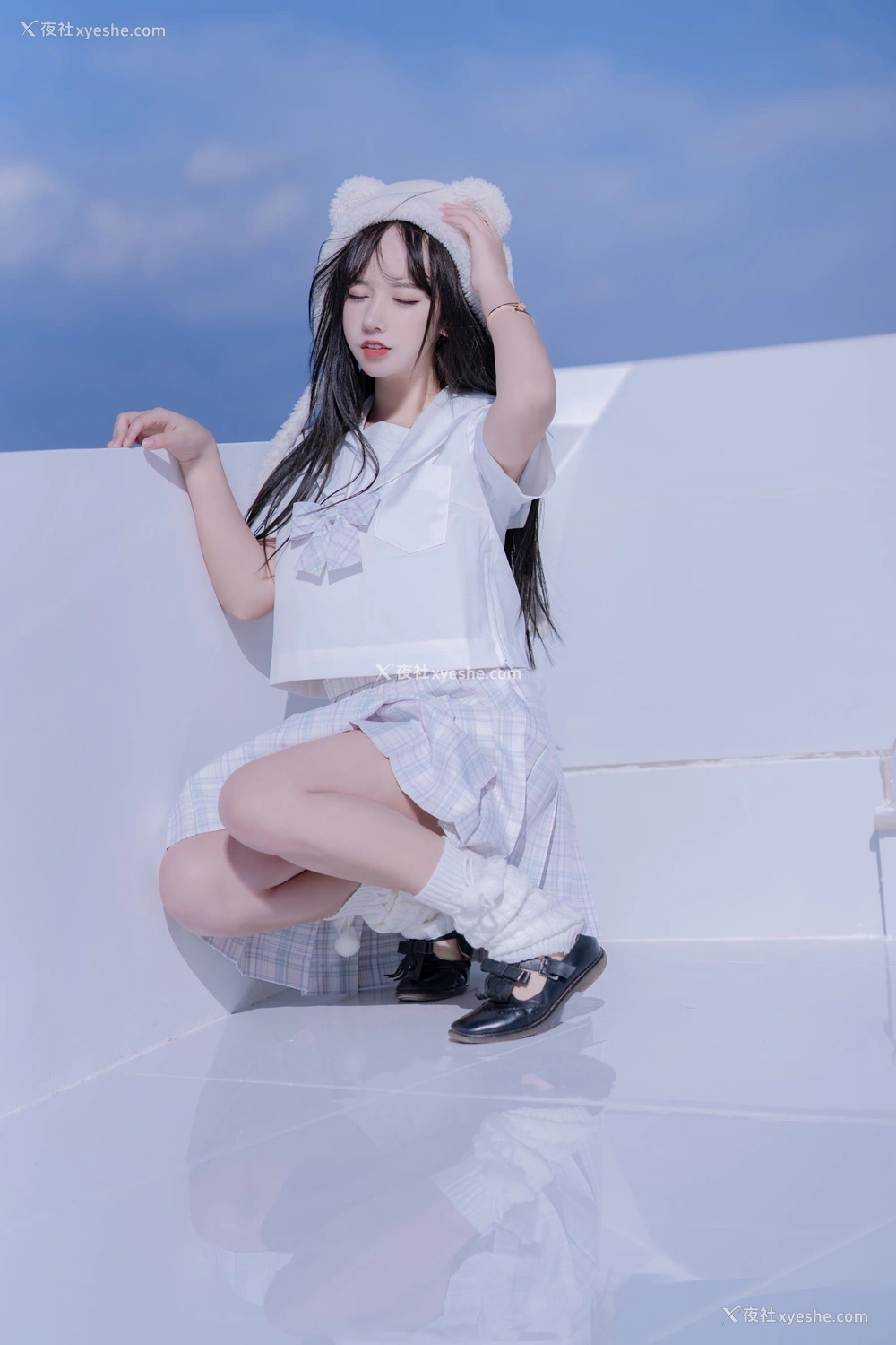 1P - 过期米线线喵《白色学生服》