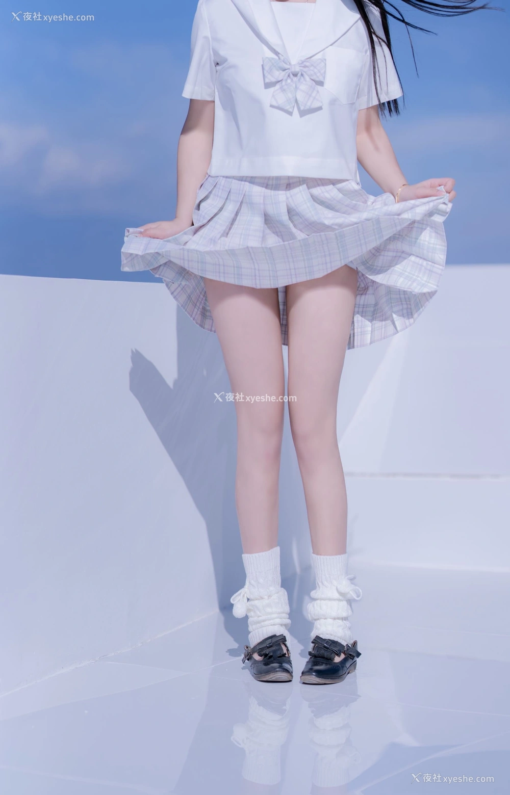 1P - 过期米线线喵《白色学生服》