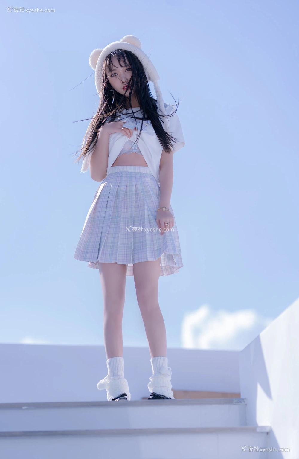 1P - 过期米线线喵《白色学生服》