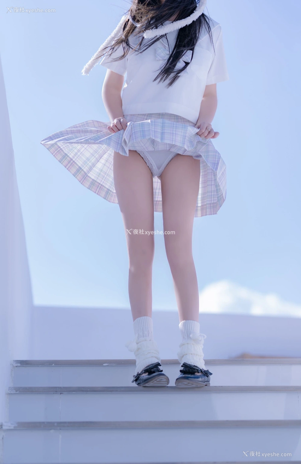 1P - 过期米线线喵《白色学生服》