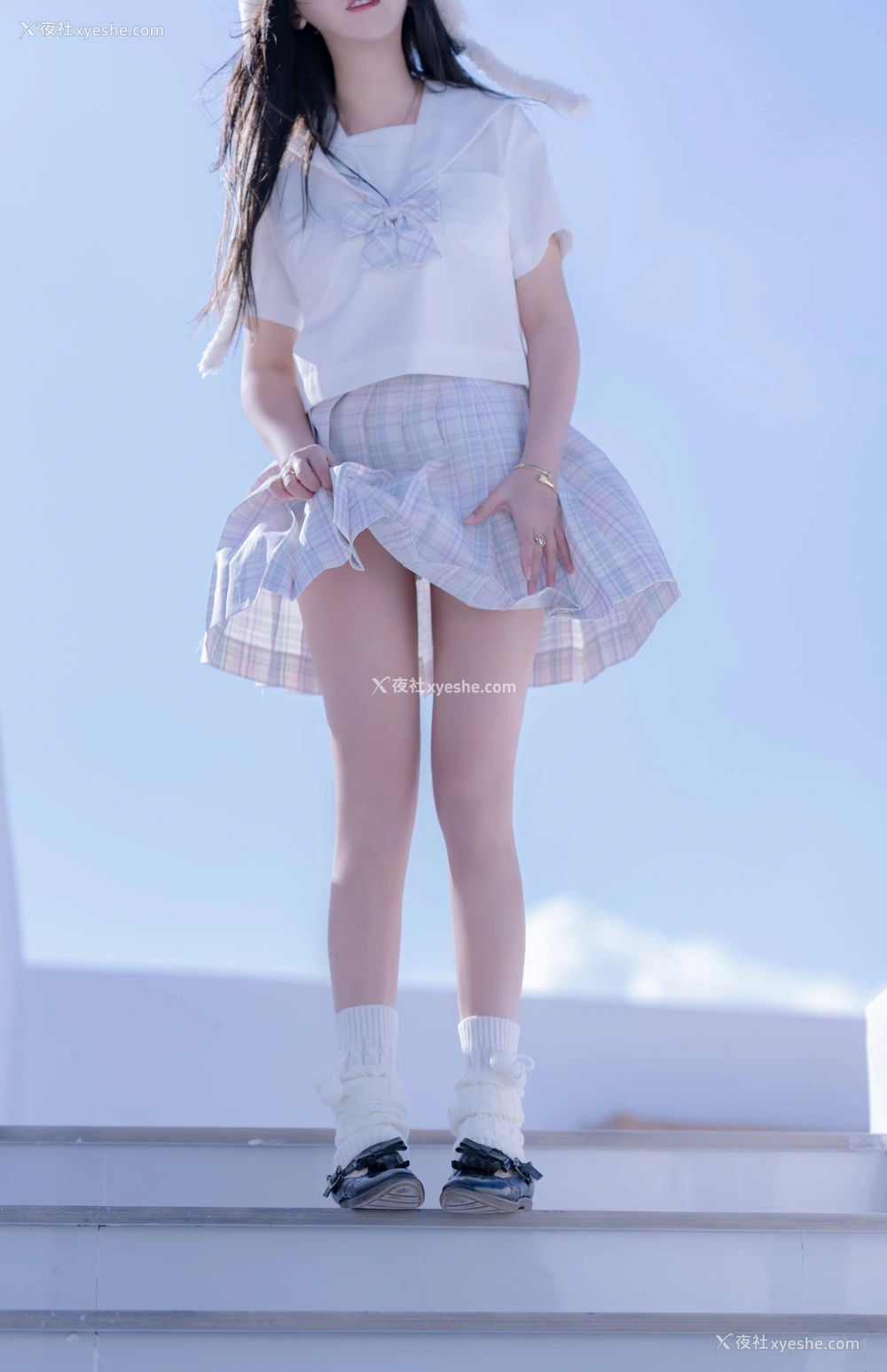 1P - 过期米线线喵《白色学生服》