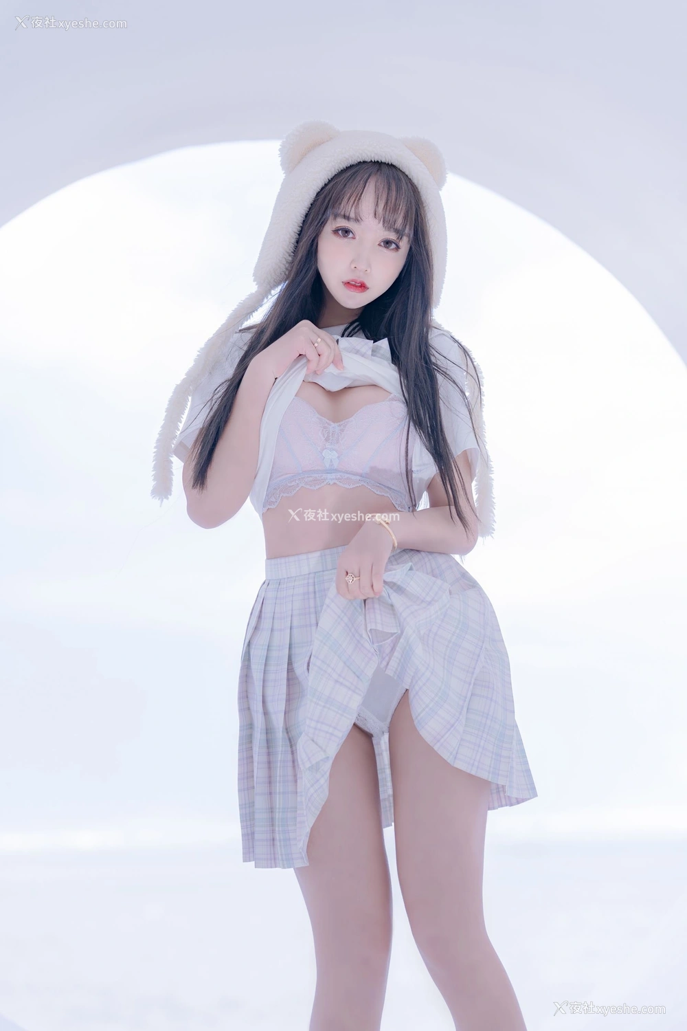 1P - 过期米线线喵《白色学生服》