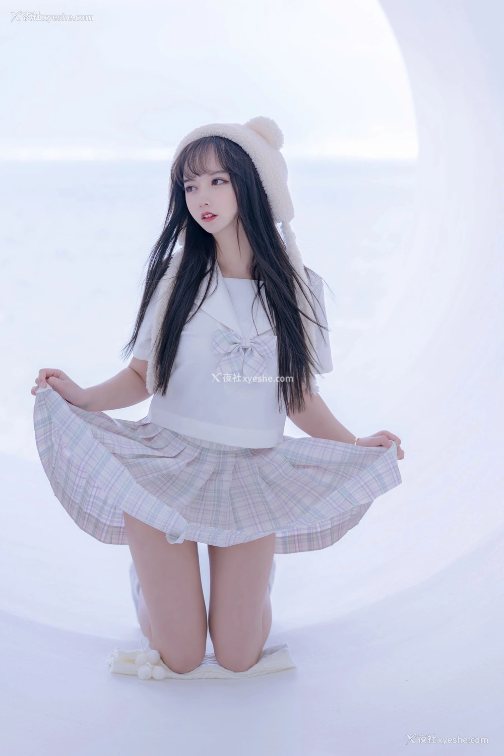1P - 过期米线线喵《白色学生服》