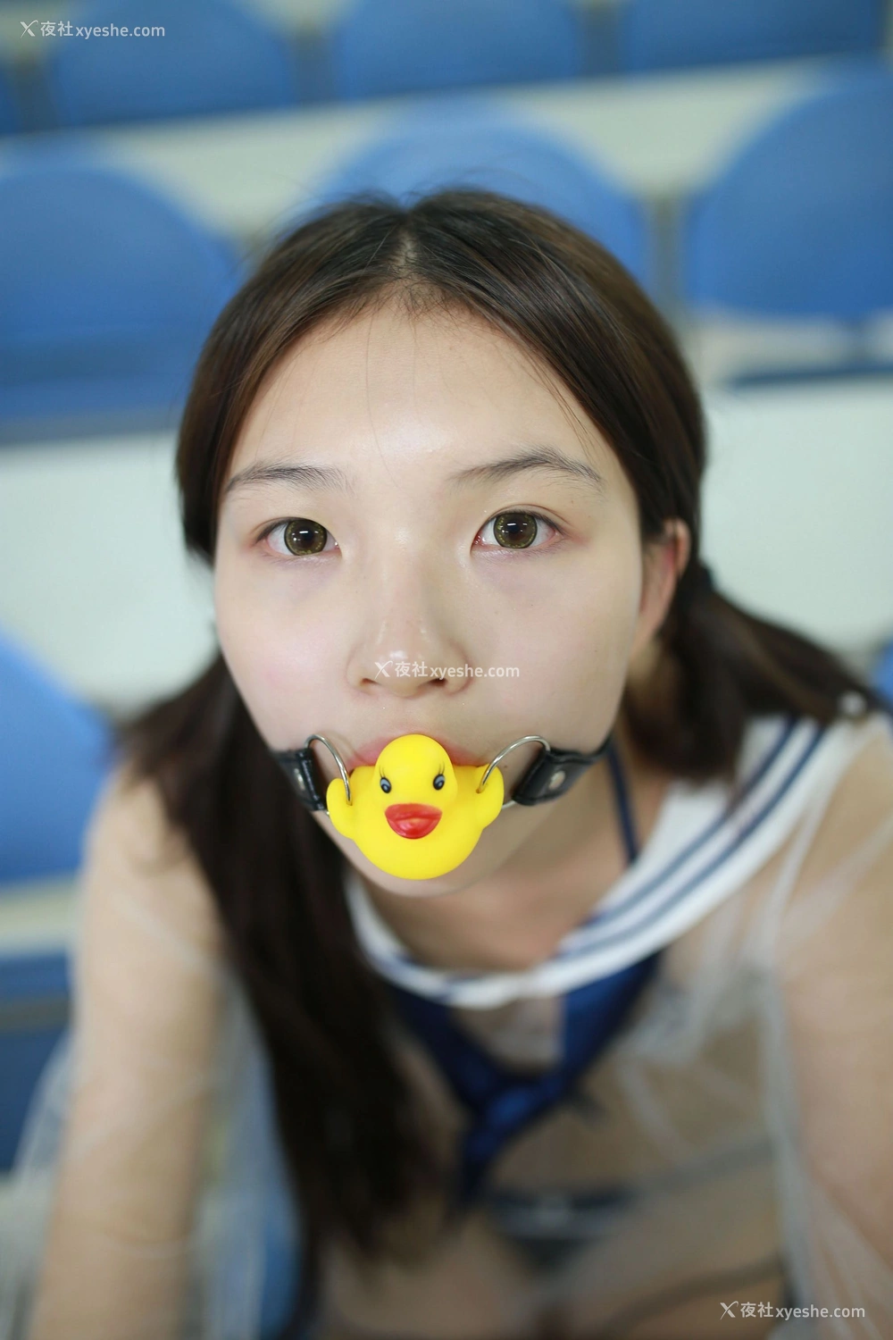 1P - 国模青春小可爱人体私拍套图