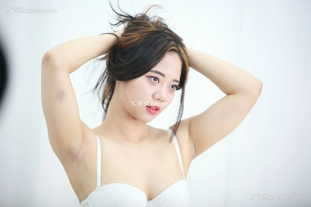 1P - 韩模 가영（嘉玲）人体私拍套图