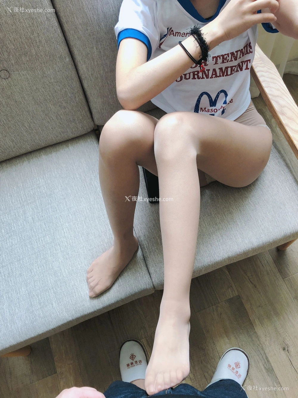 1P - 国模希妹大尺度性爱人体私拍套图