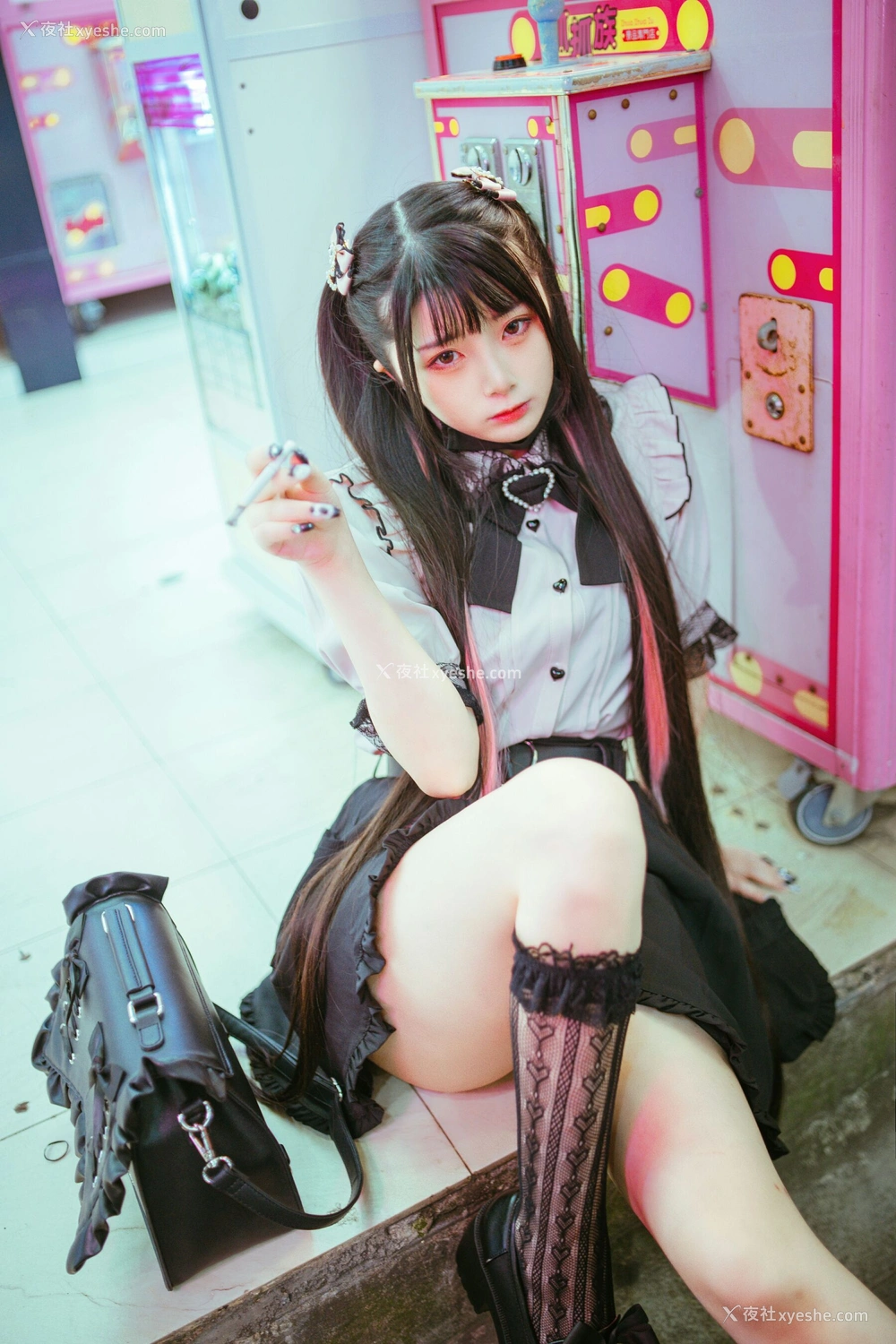 1P - 落落Raku《Night LiLy 夜百合》