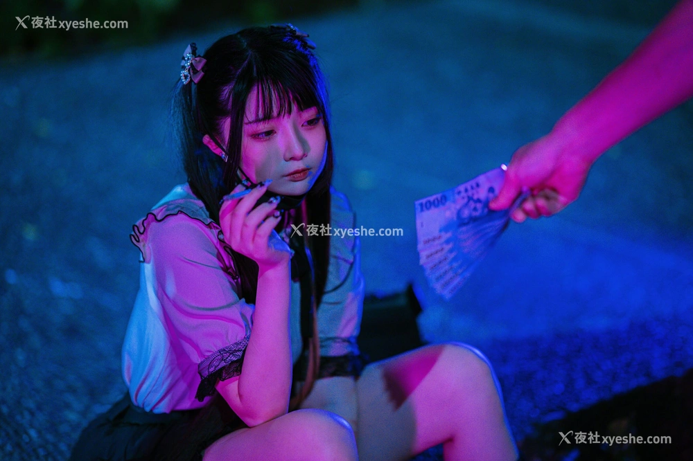 1P - 落落Raku《Night LiLy 夜百合》