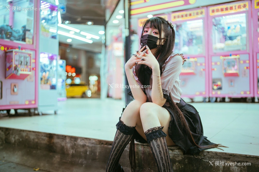 1P - 落落Raku《Night LiLy 夜百合》