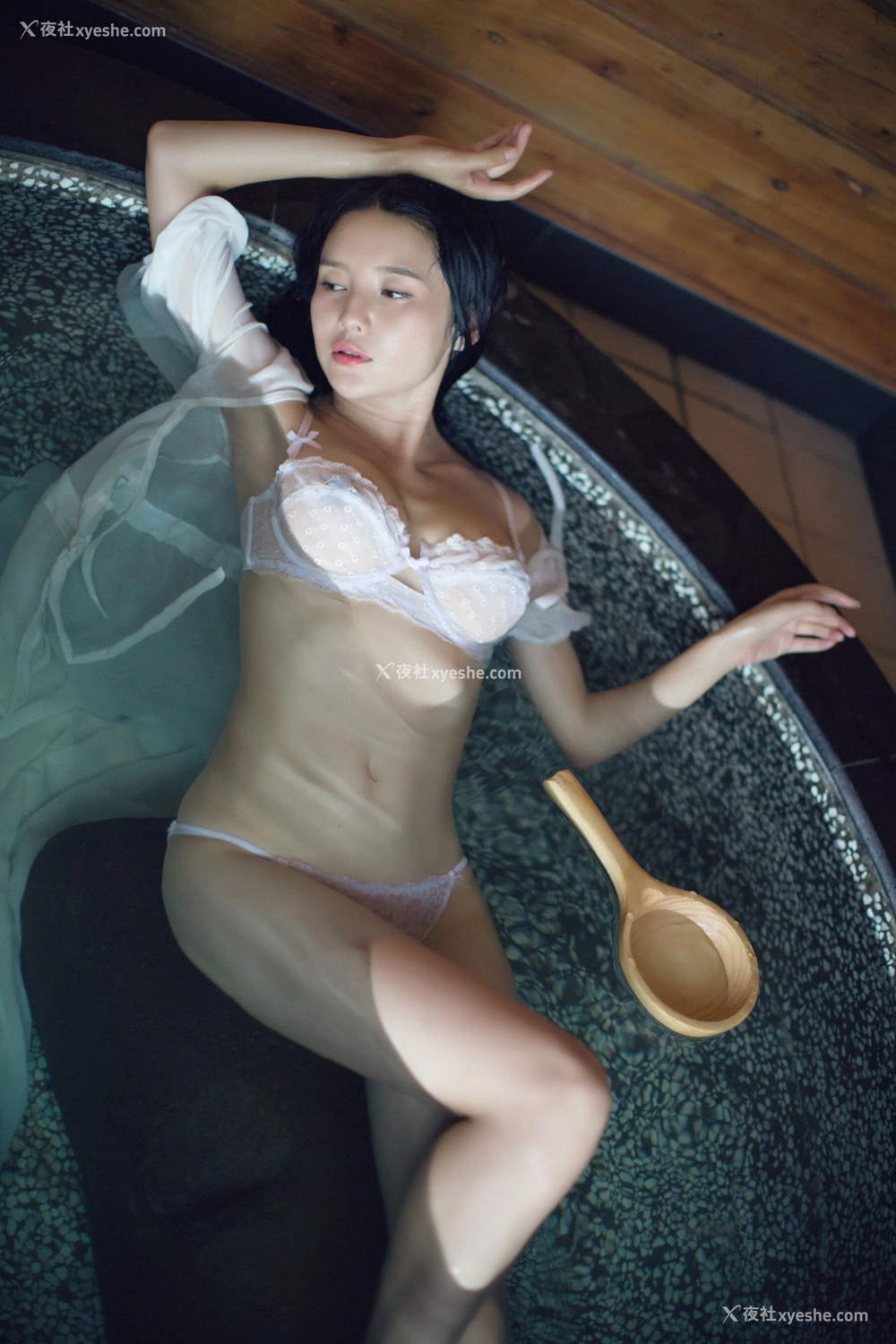 1P - 国模樱桃《盛夏时节》