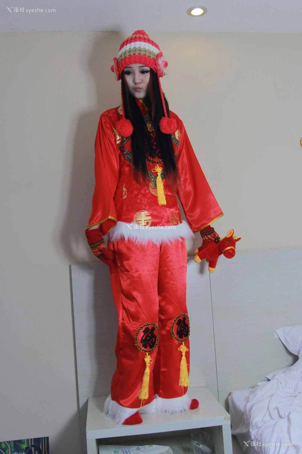 1P - 台模米娜大尺度人体私拍套图