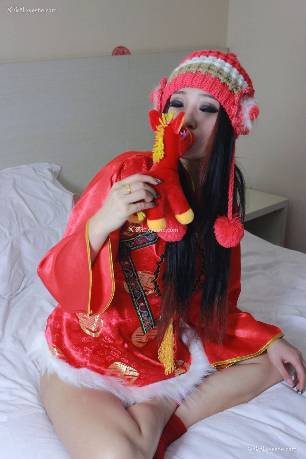 1P - 台模米娜大尺度人体私拍套图