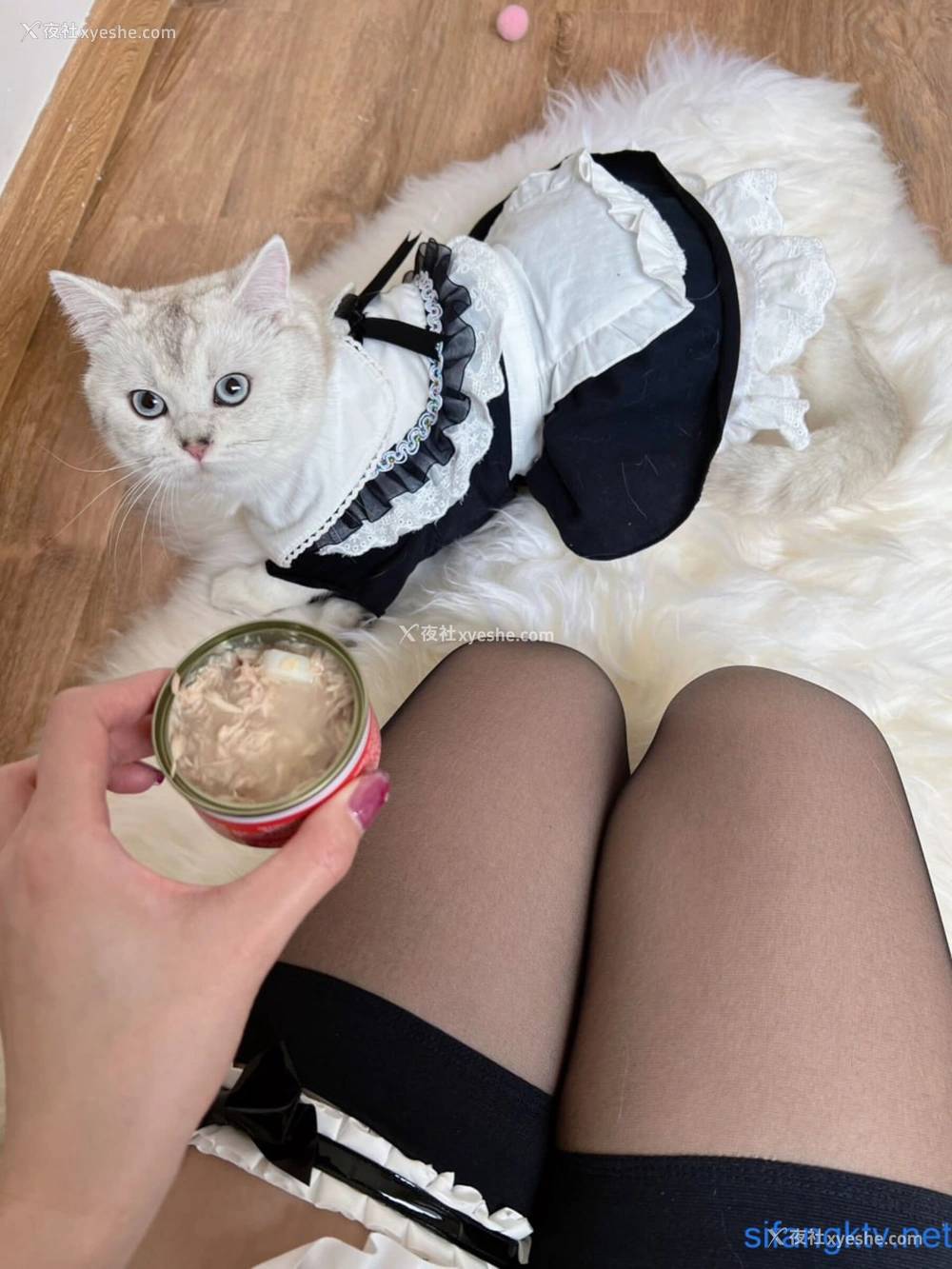 1P - 曼谷酒店大厅发骚露出勾引陌生土豪