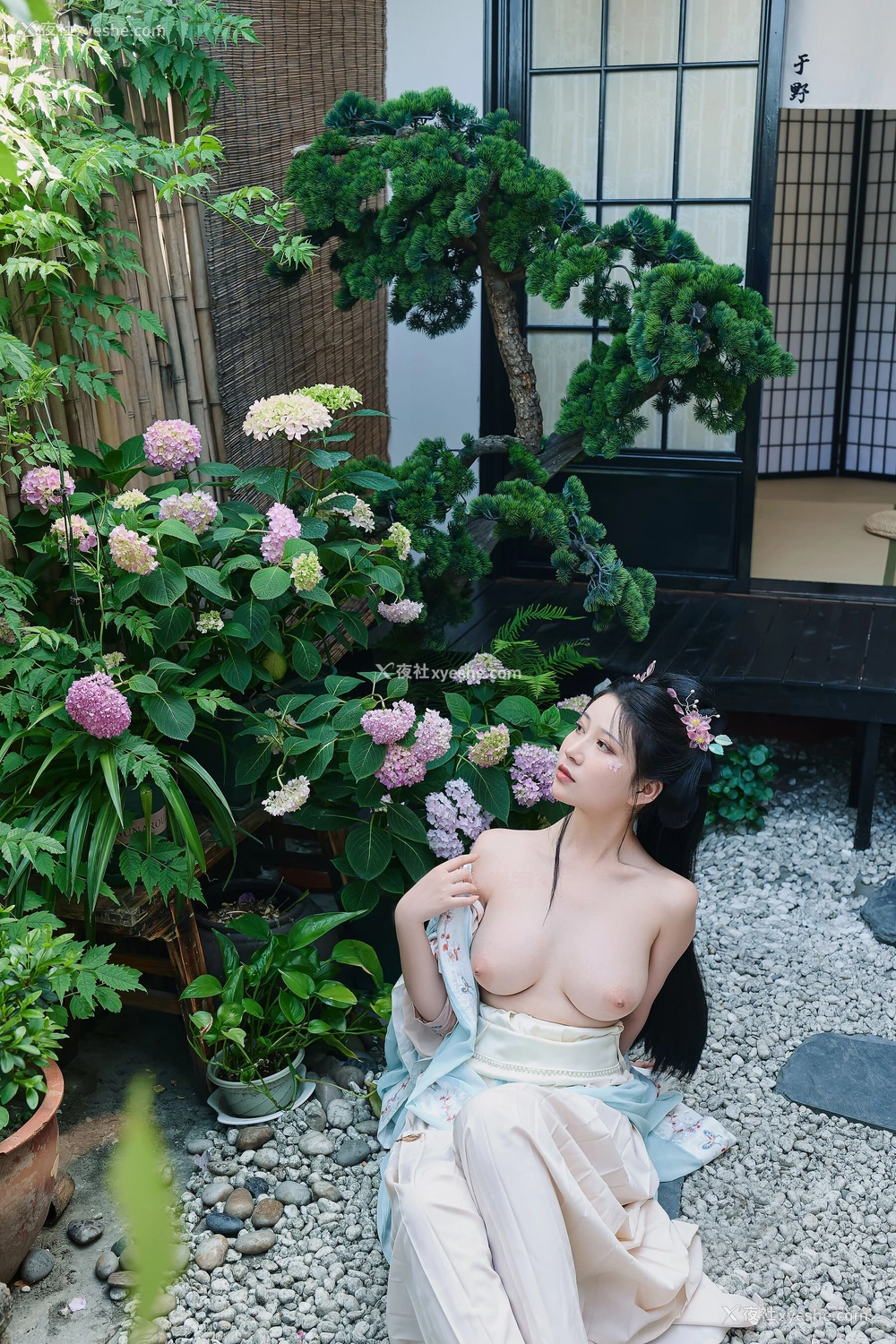 1P - 年年《花间集》
