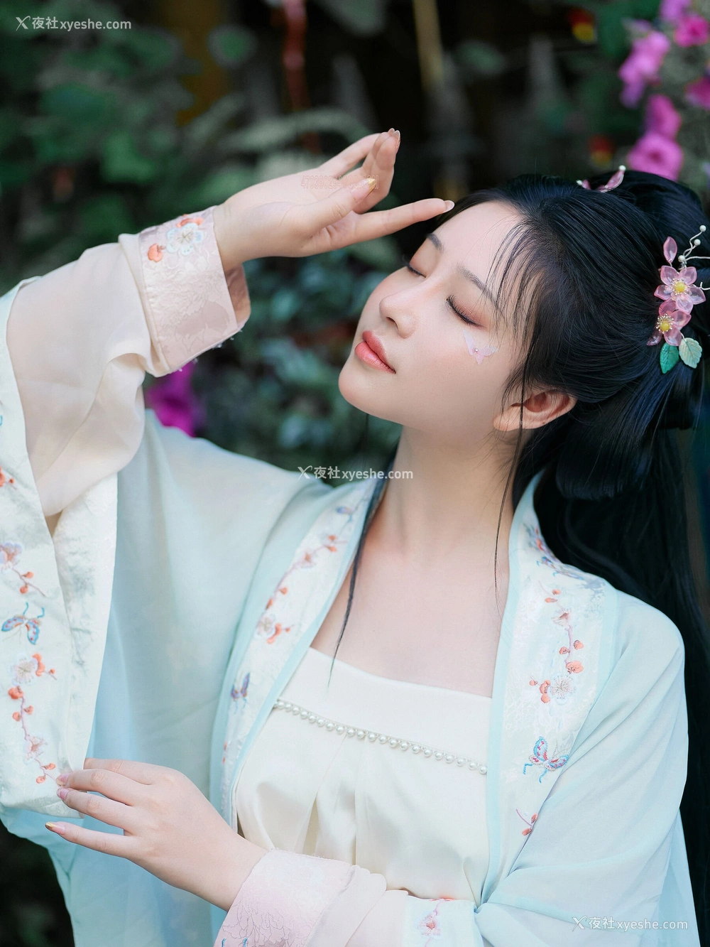1P - 年年《花间集》