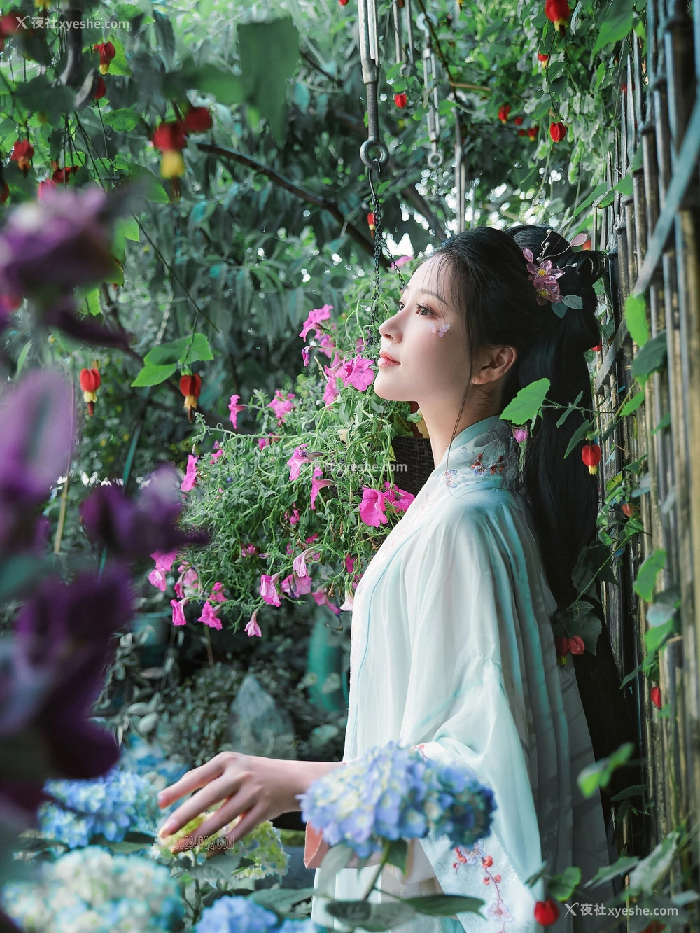 1P - 年年《花间集》