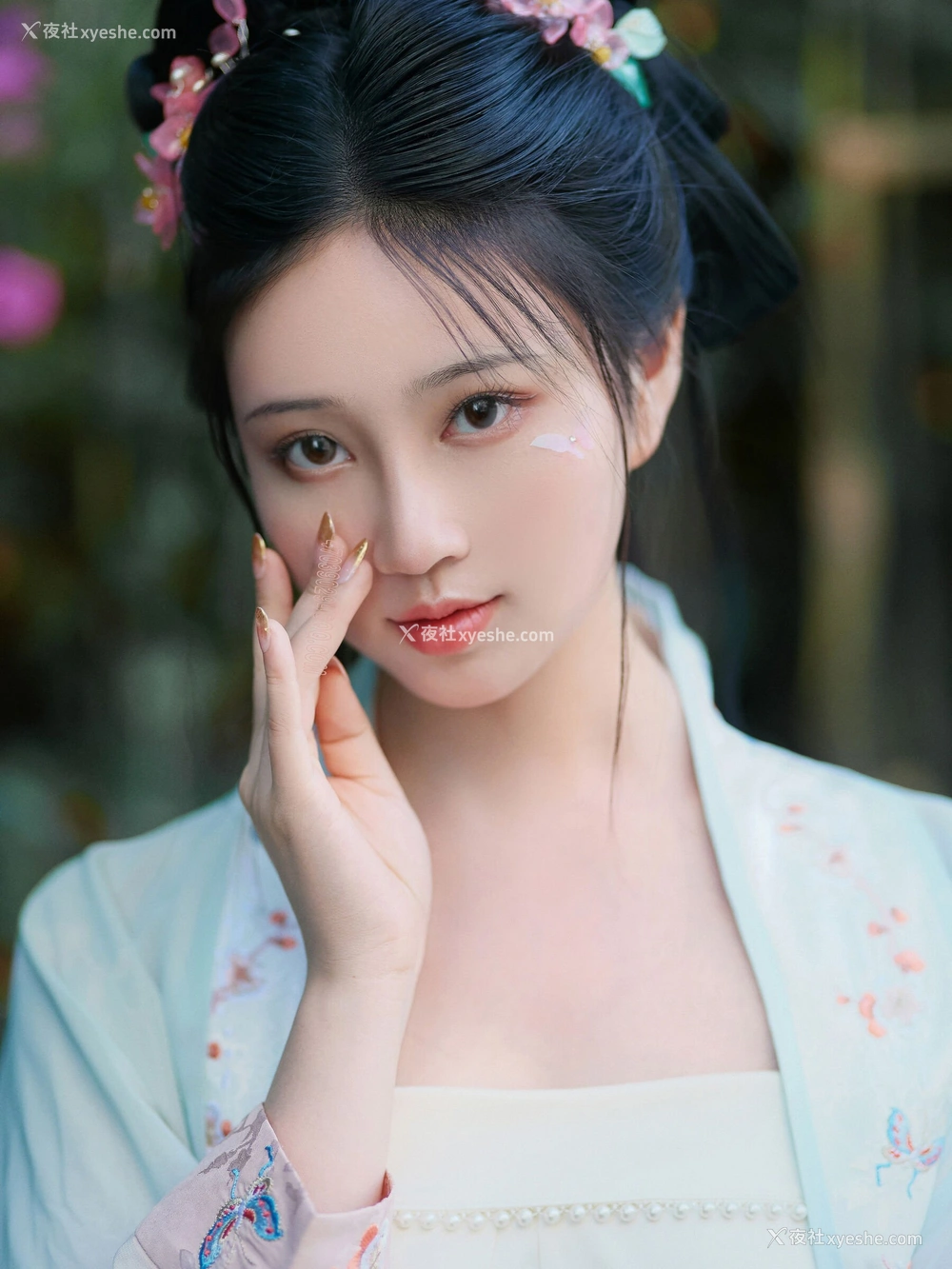 1P - 年年《花间集》