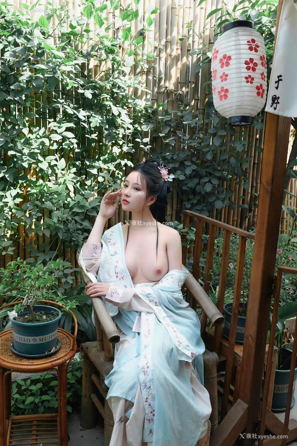 1P - 年年《花间集》