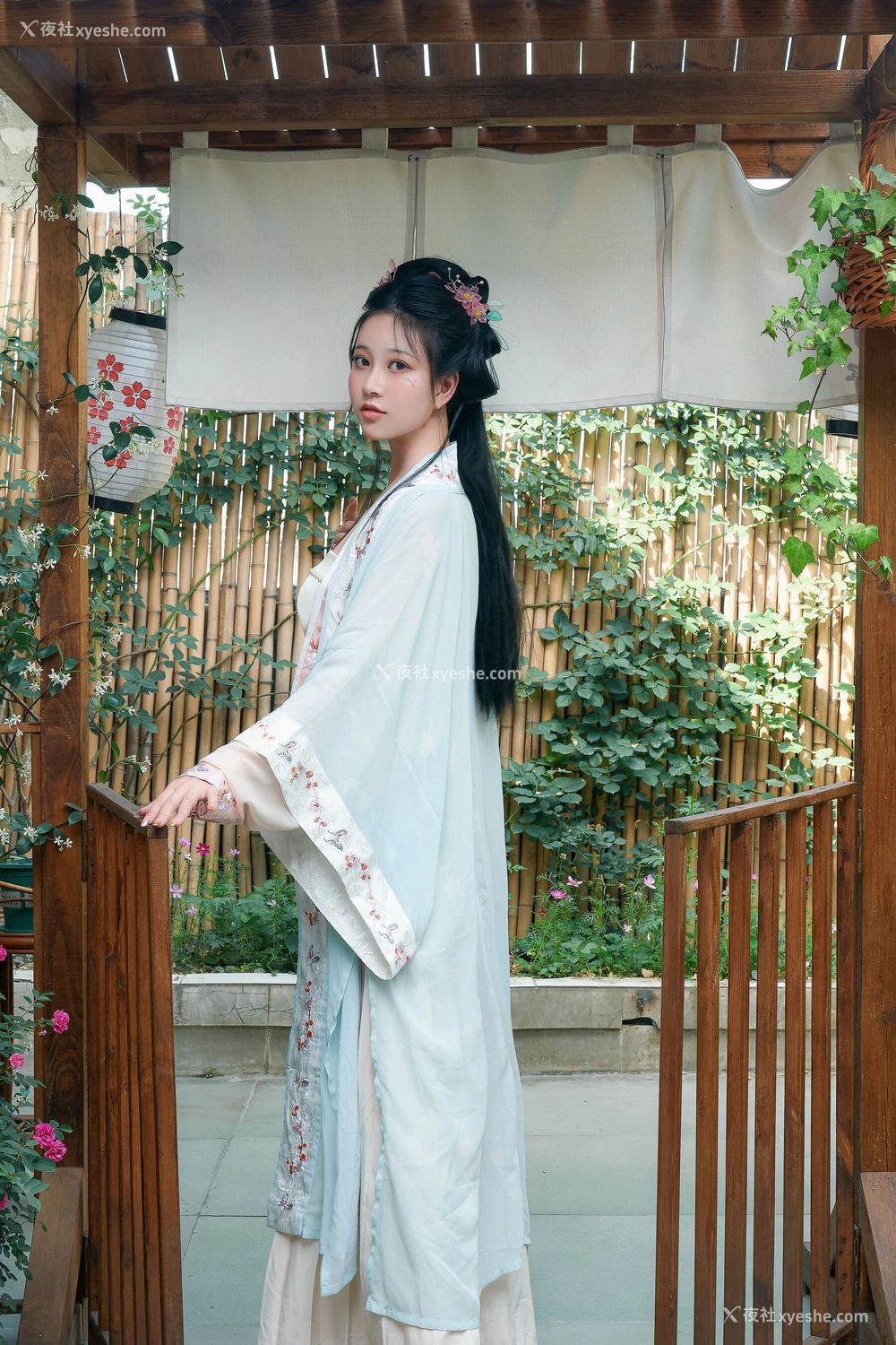 1P - 年年《花间集》