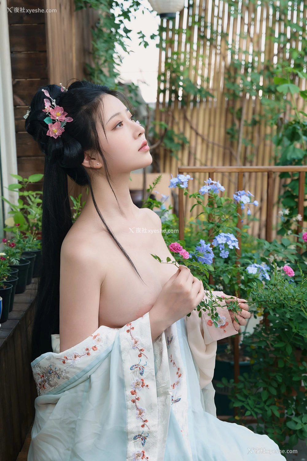 1P - 年年《花间集》