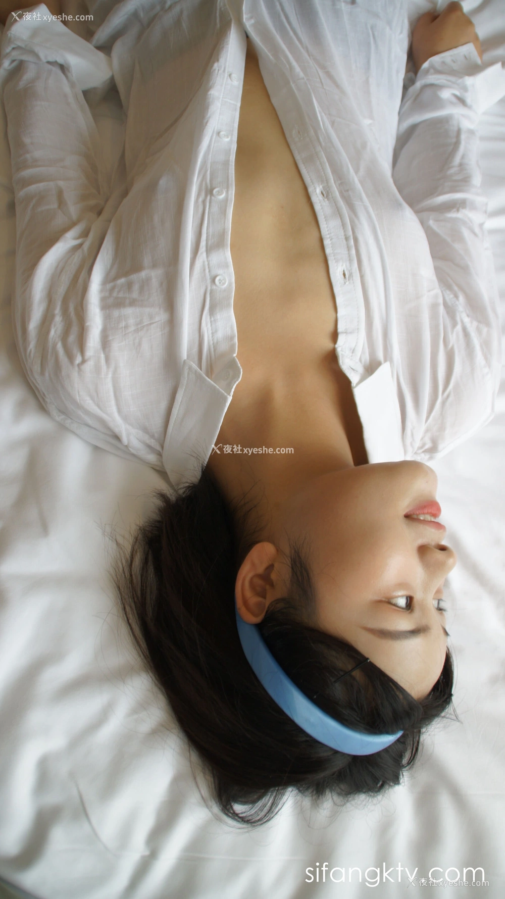 1P - 计算机系大一学妹人体私拍套图