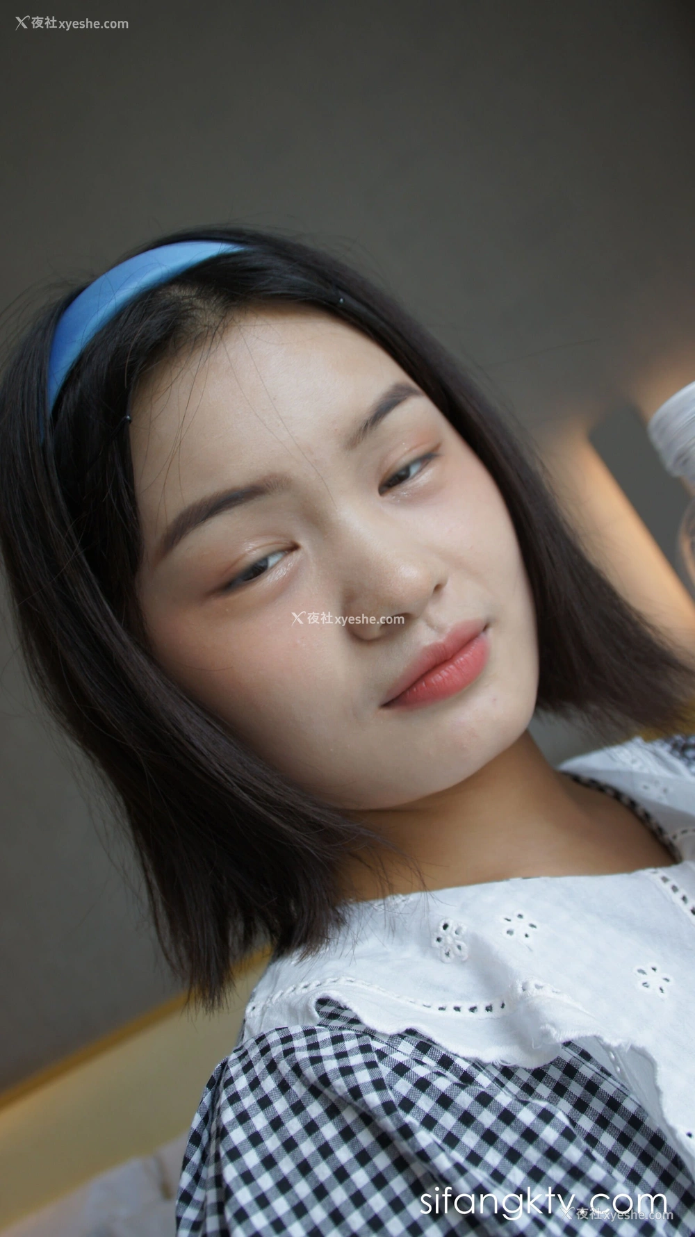 1P - 计算机系大一学妹人体私拍套图