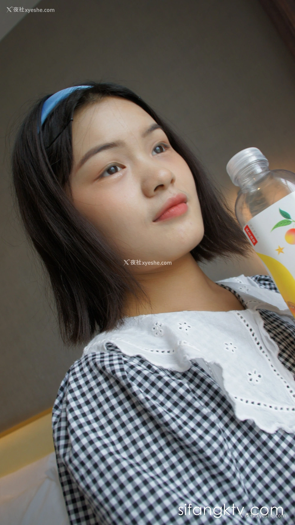 1P - 计算机系大一学妹人体私拍套图