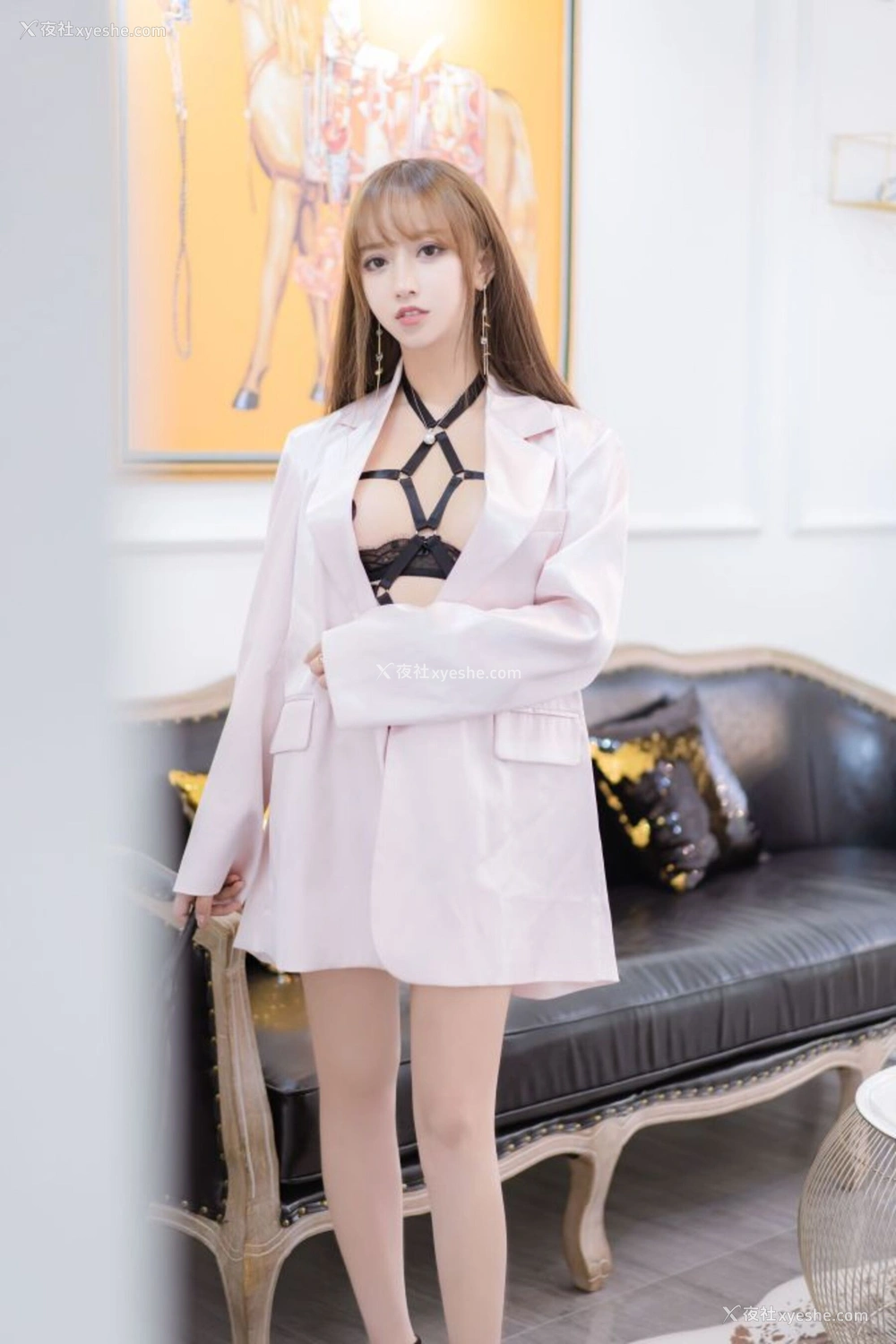 1P - 过期米线线喵《西装里的绑带》