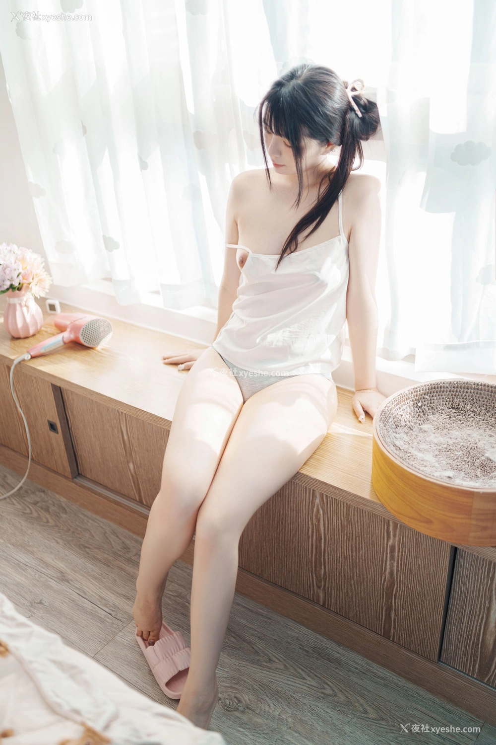 1P - 落落Raku《22.12月 EAT ME订阅 Your waifu♡》