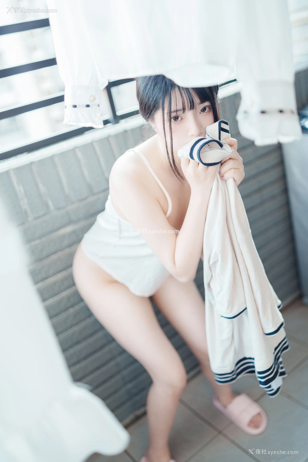 1P - 落落Raku《22.12月 EAT ME订阅 Your waifu♡》