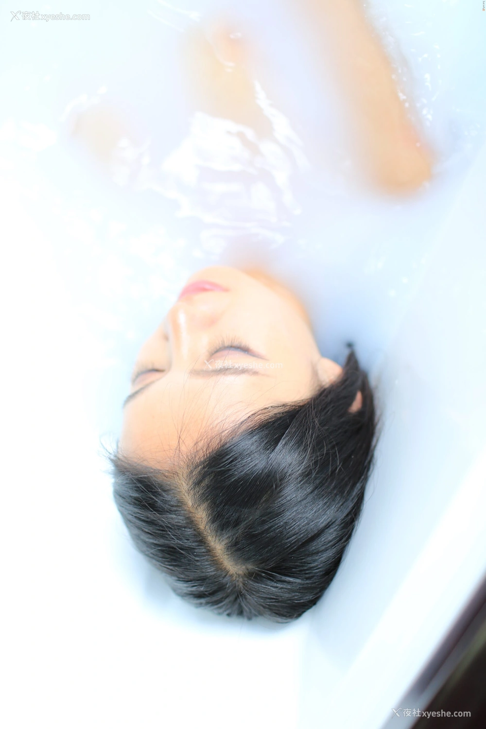 1P - 国模花花性感写真套图