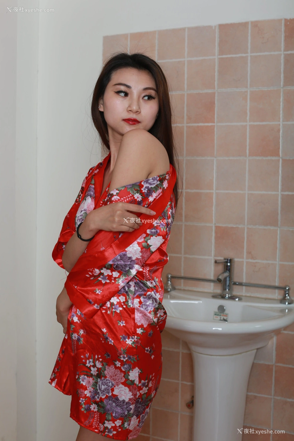 1P - 国模林妹妹人体私拍套图