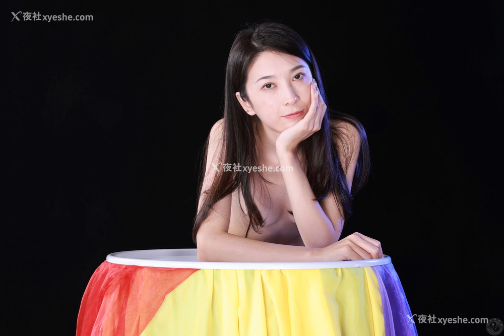 1P - 国模阿洛人体私拍套图